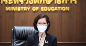 “ตรีนุช” ชื่นชมคุณครูพา นร.หลบที่ปลอดภัยหลังทราบคนร้ายยังหลบหนี กำชับสถานศึกษาข้มงวดการสังเกต และเฝ้าระวังบุคคลแปลกหน้าที่เข้ามาในสถานศึกษา